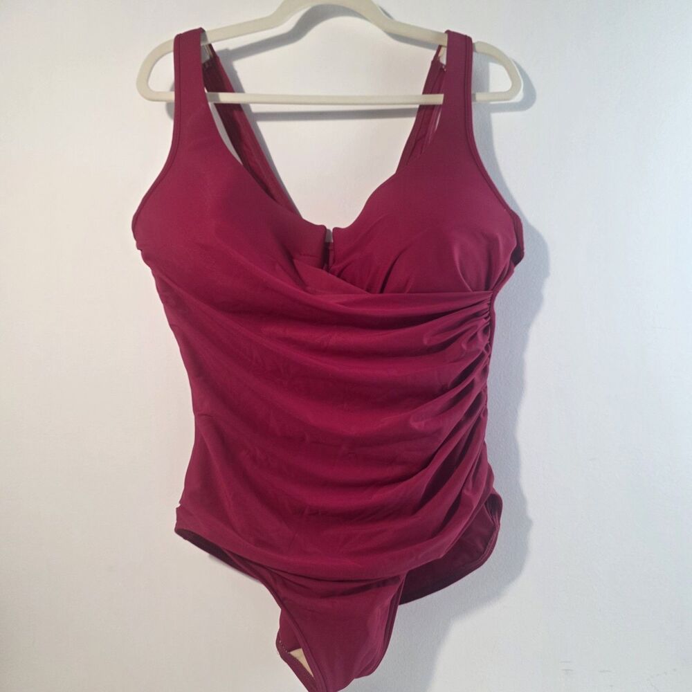 Miraclesuit One Piece Swimsuit size 20w Red EUC Slimming